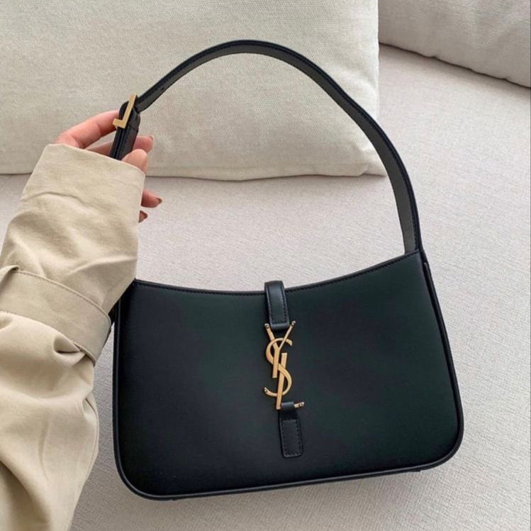 Le 5 à 7 YSL